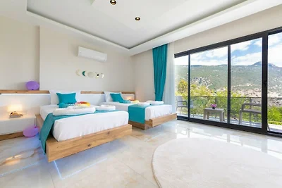Villa in Kalkan mit Schwimmbecken