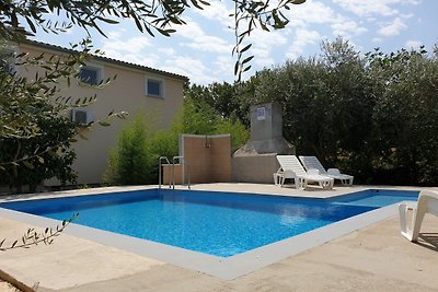 Modernes Apartment in Banjole mit Pool