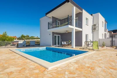 Villa Eva || Vir