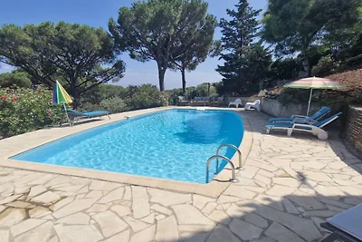 Villa in SAINTE MAXIME mit Schwimmbecken