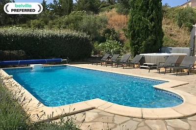 Entspannende Villa in der Nähe von See und...