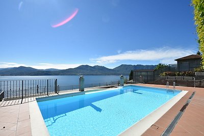 Ruim appartement met uitzicht op het meer