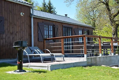 Spazioso chalet a Vielsalm con giardino