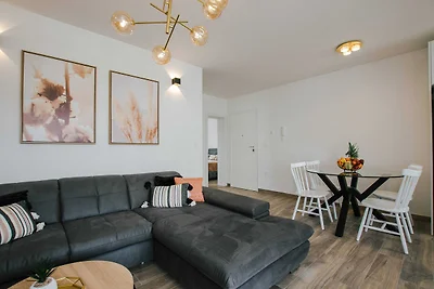 Spacious Luxury Trogir Apartments - Classic T...