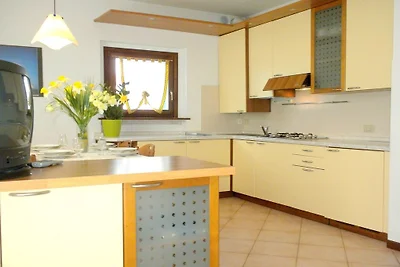 Appartamento con piscina, 600m dal lago