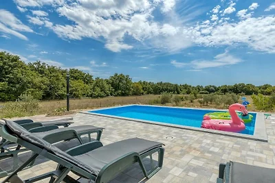 Ferienhaus in Jursici mit Schwimmbecken