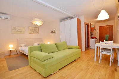 Einfaches und sonniges Studio-Apartment
