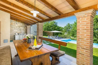 Villa in Tinjan met zwembad