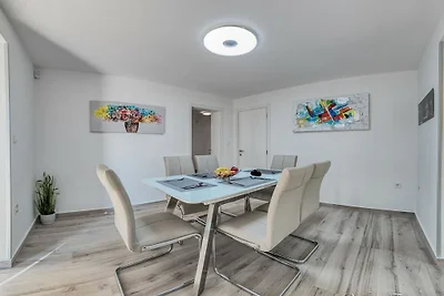 Villa in Marcana mit Schwimmbecken