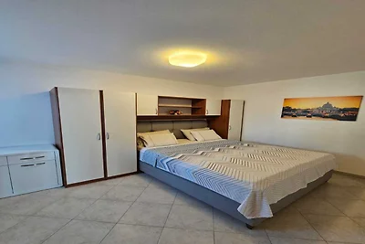 Appartamento con 2 camere da letto a Tribunj