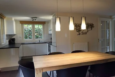 Villa in Beekbergen mit Terrasse