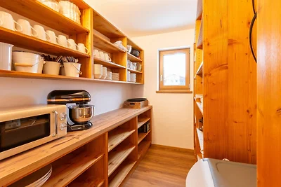 Agriturismo con laghetto balneabile
