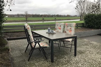Komfort-Chalet an einem Freizeitsee