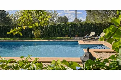 Ferienhaus mit Pool in der Nähe von Búger