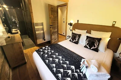 Chalet in Les Gets mit Pisten- und Seeblick