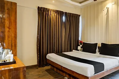Collezione O Viman Nagar Downtown