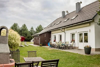 Geräumige Villa mit Schwimmbad in Nemojov,...