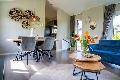 Chalet am Parkteich in den Niederlanden