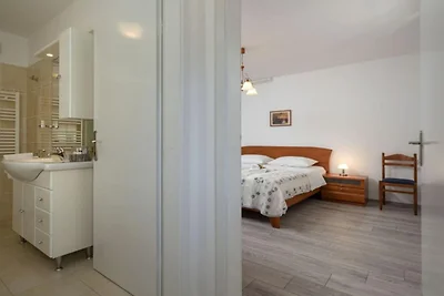 One Bedroom Apartment with Terrace and Sea Vi...