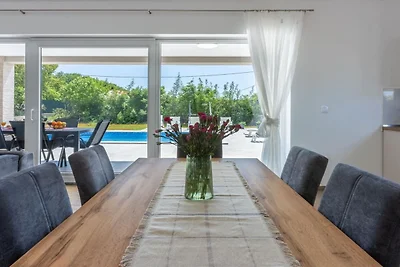 Three Bedroom Villa with Swiming Pool