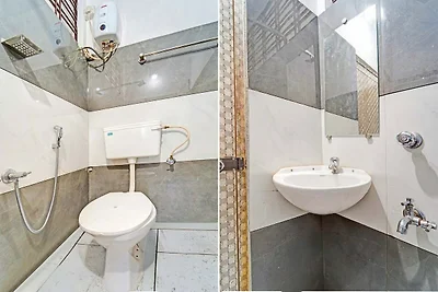 Super Hotel O Thammanam Kochi