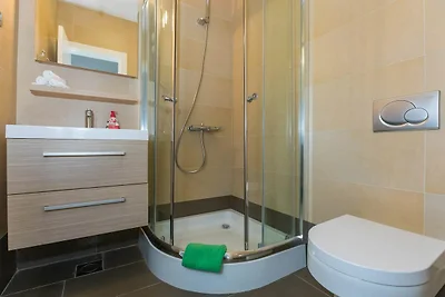 City Holiday Apartment - One Bedroom Apartmen...