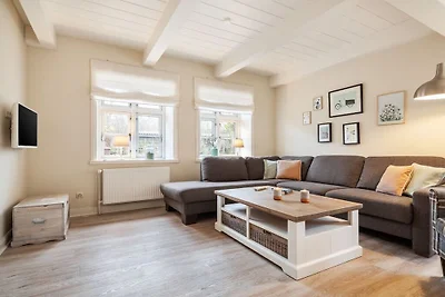 Ferienhaus in Utersum mit Schwimmbecken