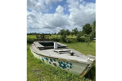 2 mit großem Garten, Spielplatz und Pool