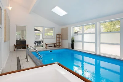 12 Personen Ferienhaus in Væggerløse-By Traum