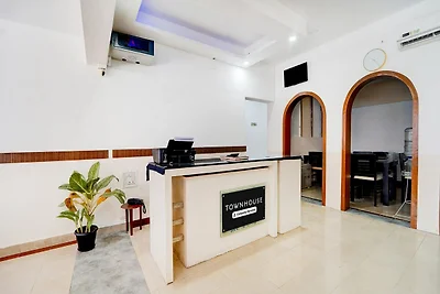 Residenza a schiera Deshabhimani RoadKaloor...