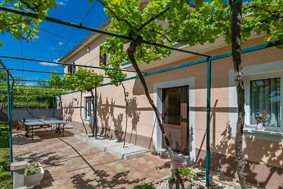 Ferienhaus in Trget mit Schwimmbecken