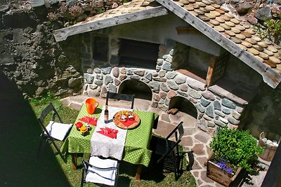 Modernes Haus im Val di Fiemme mit Garten