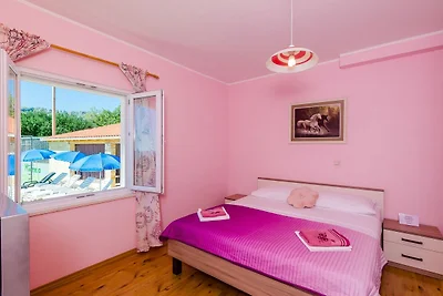 Villa Mateo - Three Bedroom Apartment with Te...
