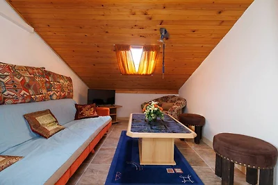 Classic and Trendy Apartment with Terrace - T...