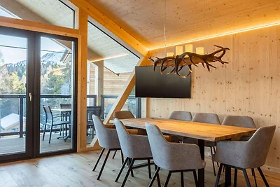 Chalet con vasca idromassaggio sul balcone
