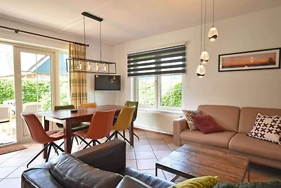 Villa in der Nähe von Wald, Strand und Meer