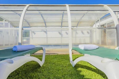 Studio in Spagna con piscina e giardino