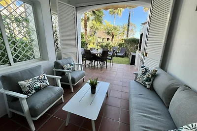 Haus in Estepona mit Zugang zum Strand