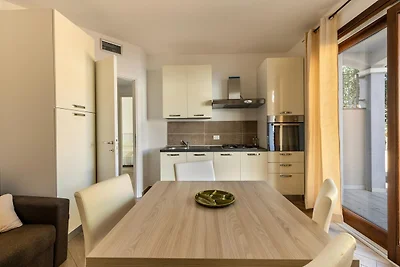 Moderne Wohnung in Badesi mit Garten