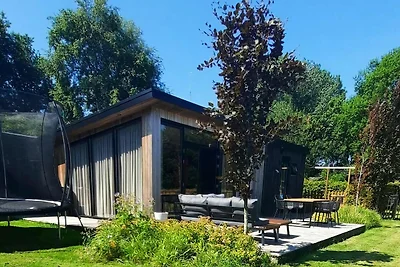 Chalet in Friesland mit umzהuntem Garten