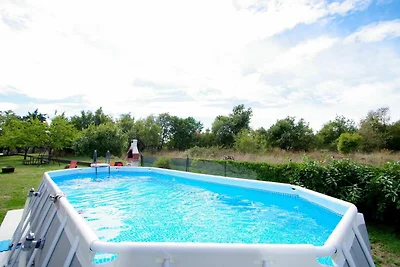 Ruhige Ferienwohnung in Šajini mit Garten