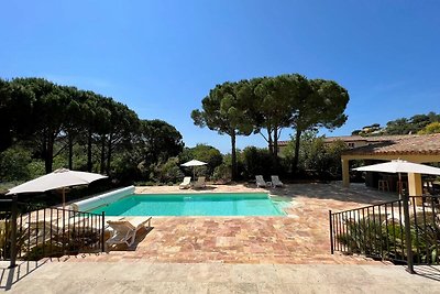 Villa de luxe sur la Côte d'Azur avec piscine...