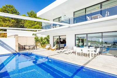 Villa in Kalkan mit Schwimmbecken