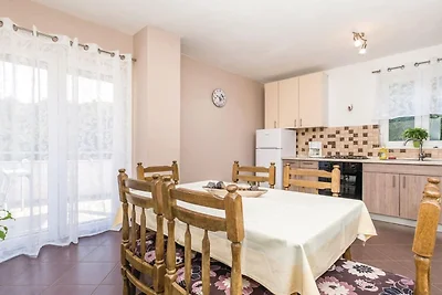 Elegant Brsec Apartments with Sea View - Thre...