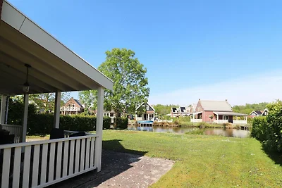 Bungalow am Wasser bei Rotterdam