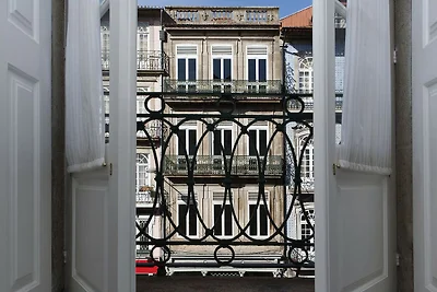 Estúdio com Varanda na Torre dos Clérigos