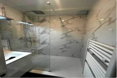 Modernes Apartment mit 1 Schlafzimmer und 2 B...