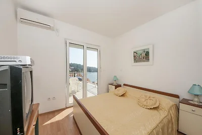 Apartment mit einem Schlafzimmer und Terrasse