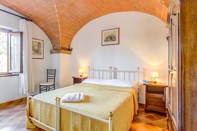 Sun-kissed Apartment in 	Gambassi Terme-Fi wi...