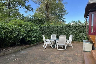 Modernes Chalet im Campanula Park mit Garten